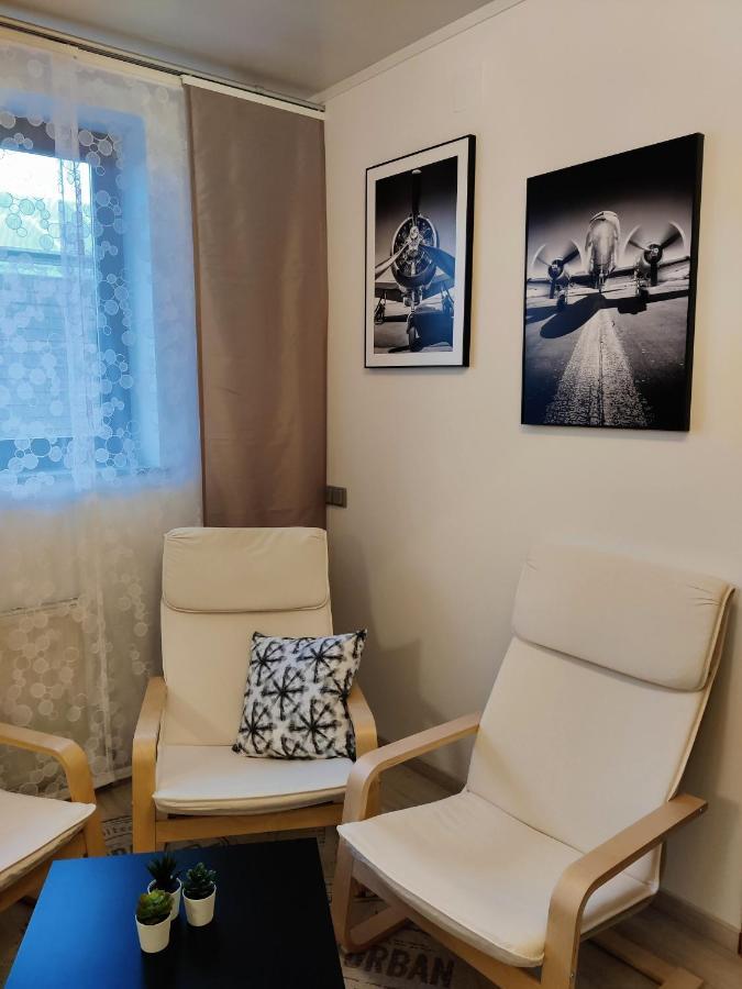 Holiday Home In Quiet Beautiful Area With Two Separate, Modern, Furnished Apartments Deutsch-Wagram Exterior foto