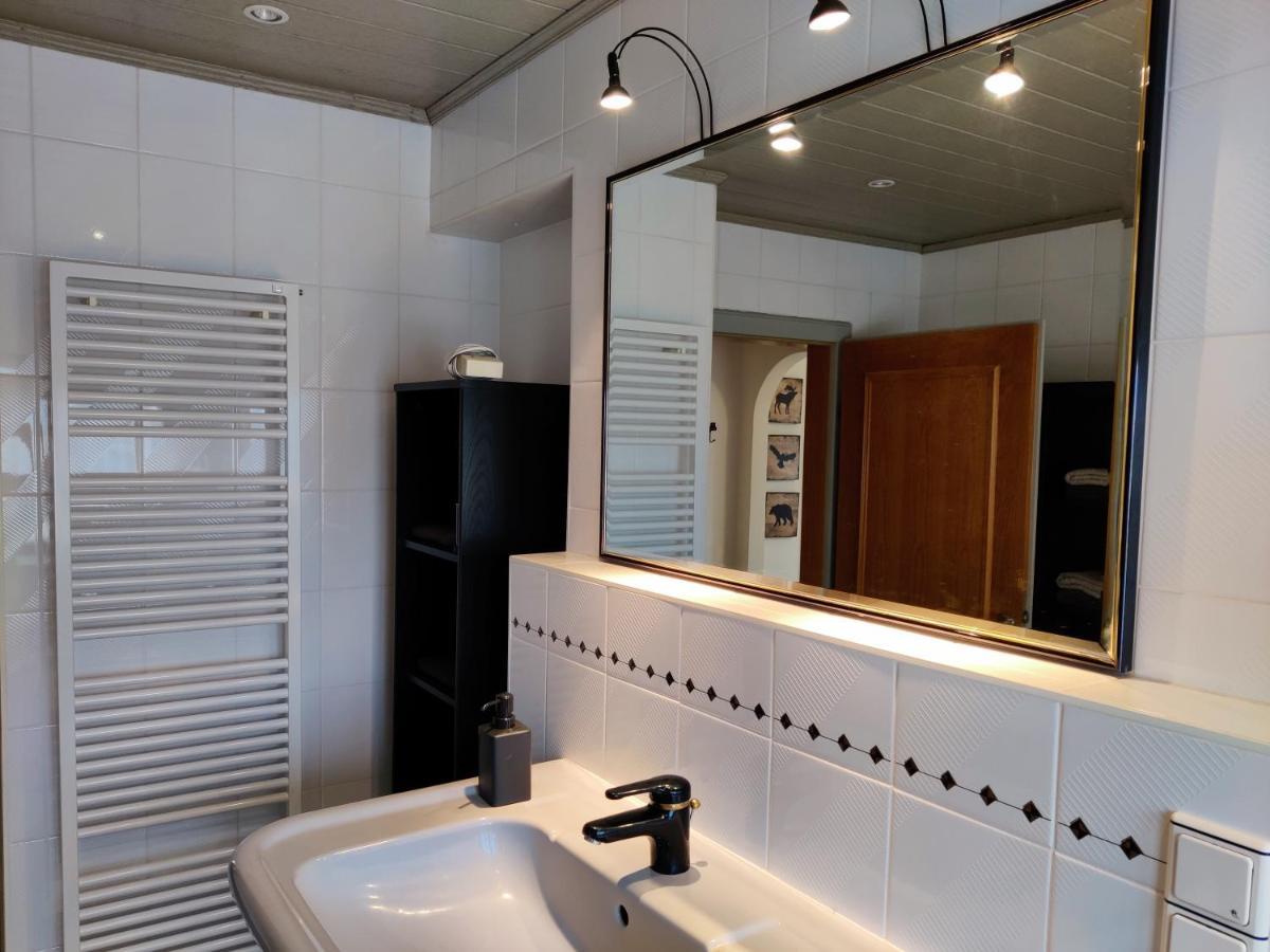 Holiday Home In Quiet Beautiful Area With Two Separate, Modern, Furnished Apartments Deutsch-Wagram Exterior foto