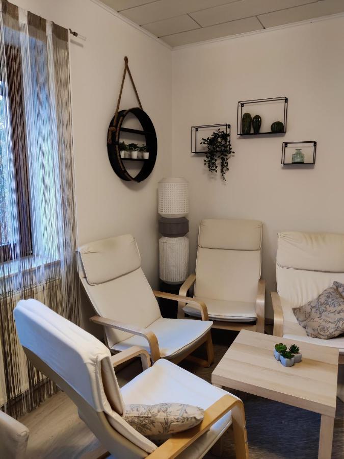 Holiday Home In Quiet Beautiful Area With Two Separate, Modern, Furnished Apartments Deutsch-Wagram Exterior foto